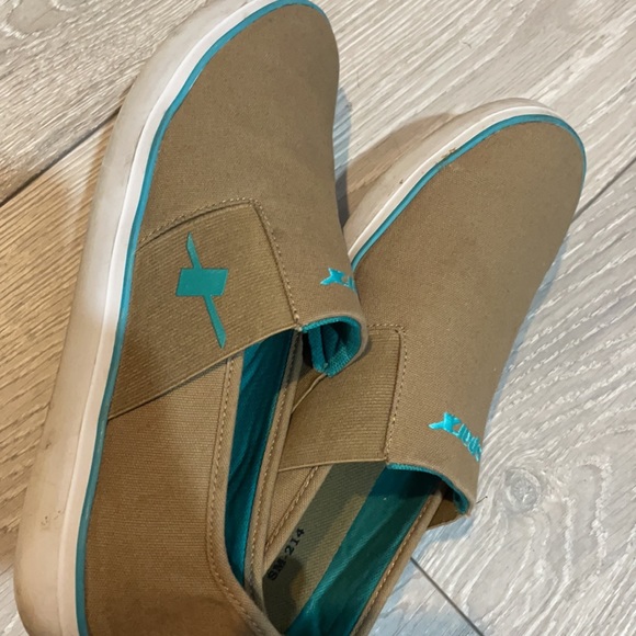 Casual sneakers - Picture 2 of 2